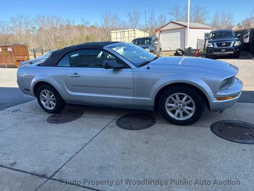 2006 Ford Mustang Base