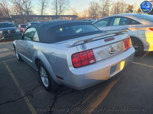 2006 Ford Mustang Base