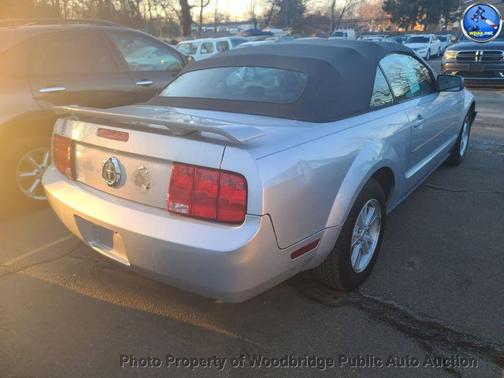 2006 Ford Mustang Base