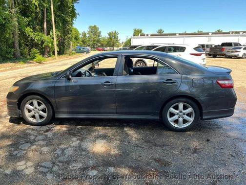 Magnetic Gray Metallic 2009 Toyota Camry SE