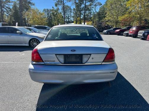 2001 Ford Crown Victoria LX