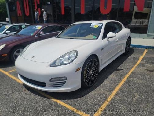 2011 Porsche Panamera 4