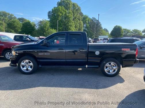 Black 2004 Dodge Ram 1500 SLT Quad Cab