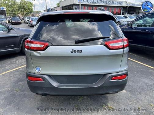 2017 Jeep Cherokee Sport