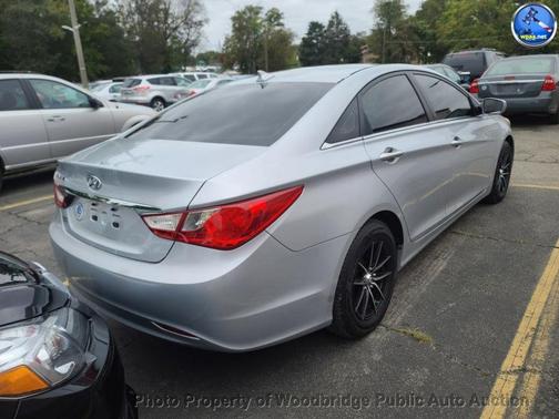 2013 Hyundai SONATA GLS