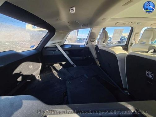 2018 Volvo XC90 T6 Momentum