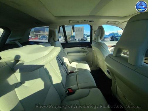 2018 Volvo XC90 T6 Momentum