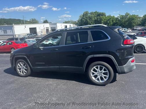 Brilliant Black Crystal Pearlcoat 2014 Jeep Cherokee Latitude