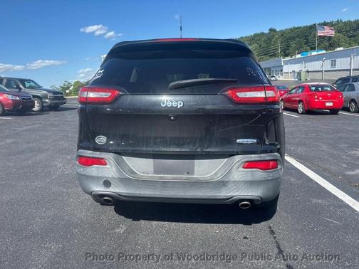 Brilliant Black Crystal Pearlcoat 2014 Jeep Cherokee Latitude