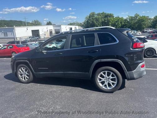 Brilliant Black Crystal Pearlcoat 2014 Jeep Cherokee Latitude