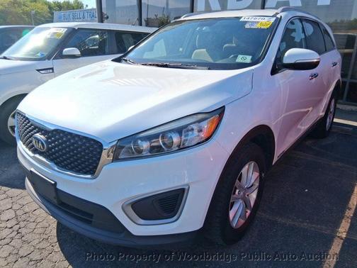 Snow White Pearl 2017 Kia Sorento LX