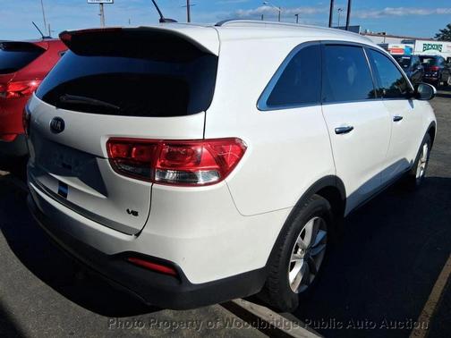 Snow White Pearl 2017 Kia Sorento LX