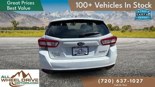 Crystal White Pearl 2017 Subaru Impreza 2.0i