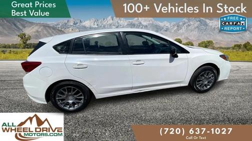 Crystal White Pearl 2017 Subaru Impreza 2.0i