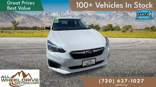 Crystal White Pearl 2017 Subaru Impreza 2.0i