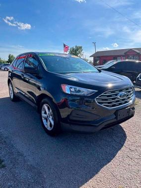 Black 2020 Ford Edge SE