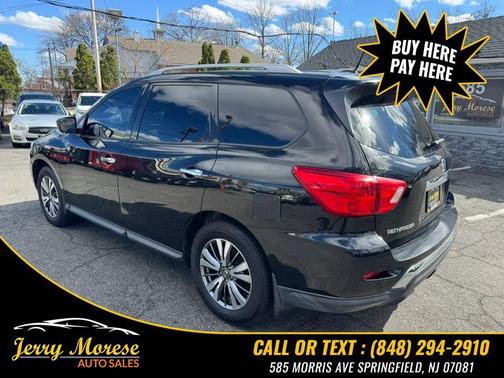 2018 Nissan Pathfinder SV