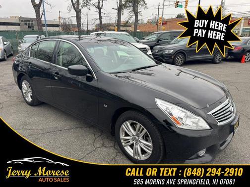 2015 INFINITI Q40 Base