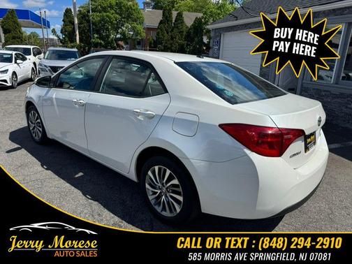 Super White 2018 Toyota Corolla XLE