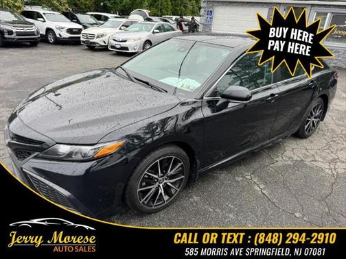 2022 Toyota Camry SE