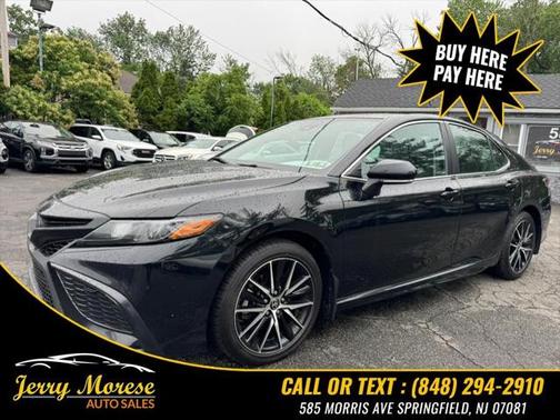2022 Toyota Camry SE