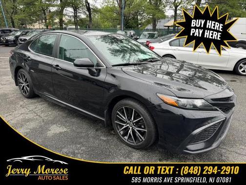 2022 Toyota Camry SE