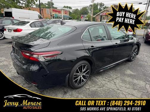 2022 Toyota Camry SE