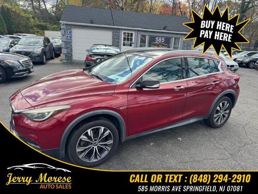 2017 INFINITI QX30 Premium