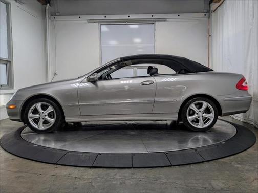 2005 Mercedes-Benz CLK-Class 320
