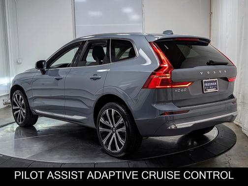 2023 Volvo XC60 Ultimate Bright Theme