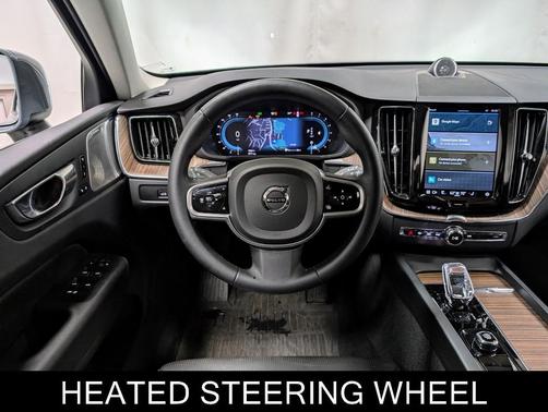 2023 Volvo XC60 Ultimate Bright Theme