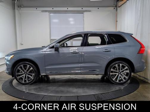 2023 Volvo XC60 Ultimate Bright Theme