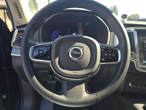 2024 Volvo XC90 Core Bright Theme