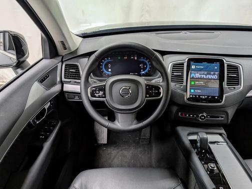 2024 Volvo XC90 Core Bright Theme
