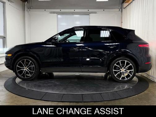 2022 Porsche Cayenne Platinum Edition