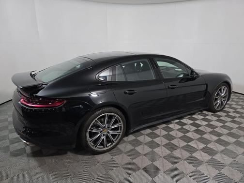2018 Porsche Panamera 4