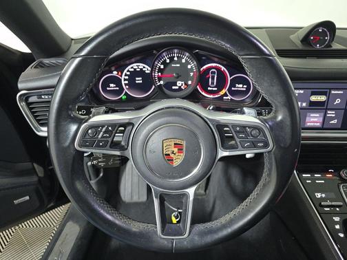2018 Porsche Panamera 4
