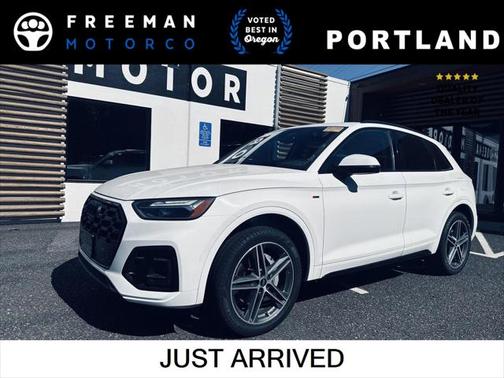 2022 Audi Q5 S line Premium Plus