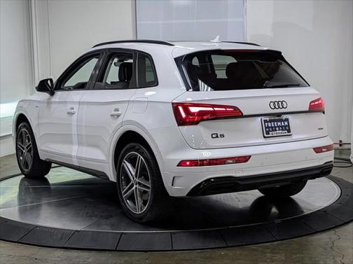 2022 Audi Q5 S line Premium Plus