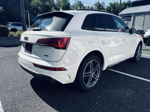 2022 Audi Q5 S line Premium Plus