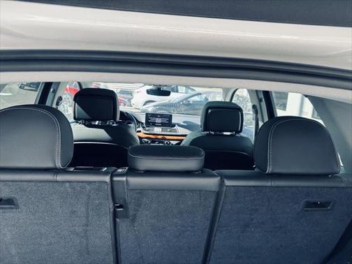 2022 Audi Q5 S line Premium Plus