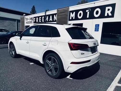 2022 Audi Q5 S line Premium Plus