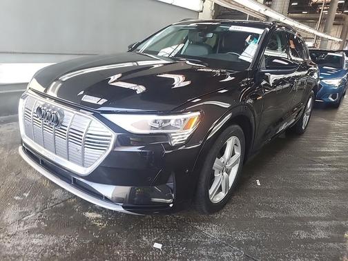 2019 Audi e-tron Premium Plus