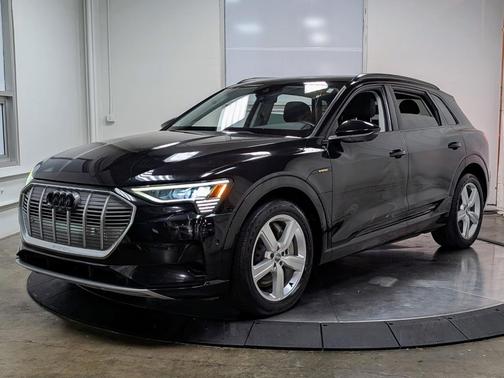 2019 Audi e-tron Premium Plus