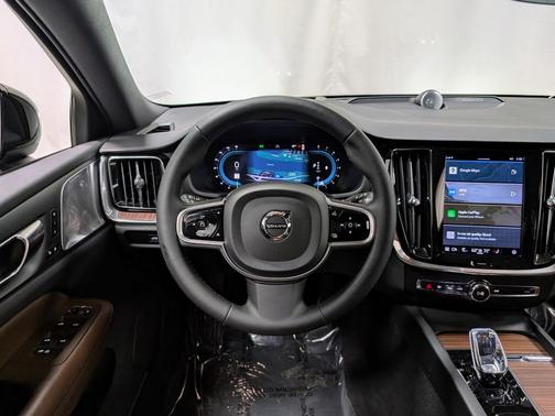 2023 Volvo V60 Cross Country Ultimate