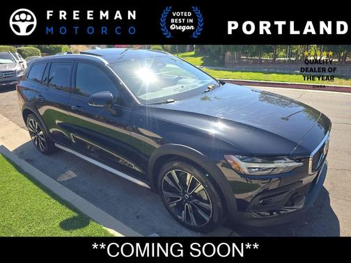 2023 Volvo V60 Cross Country Ultimate