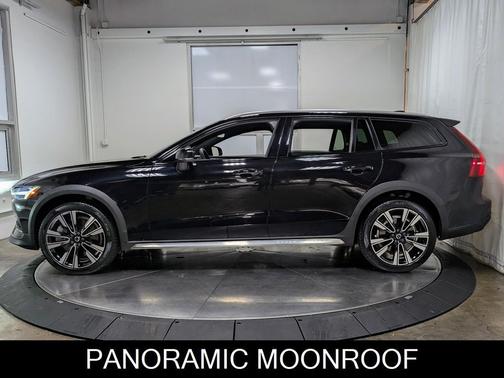 2023 Volvo V60 Cross Country Ultimate