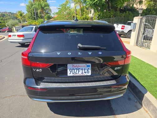 2023 Volvo V60 Cross Country Ultimate
