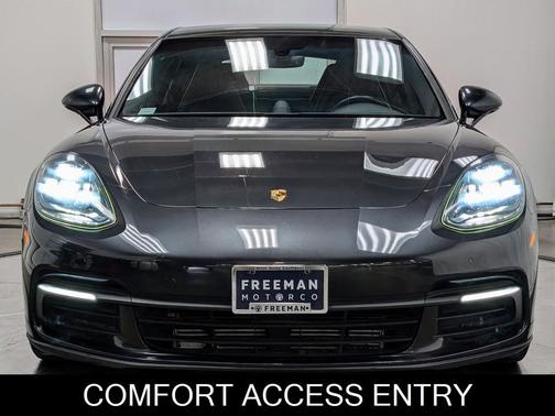 2020 Porsche Panamera 