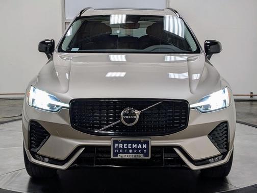 2025 Volvo XC60 Core
